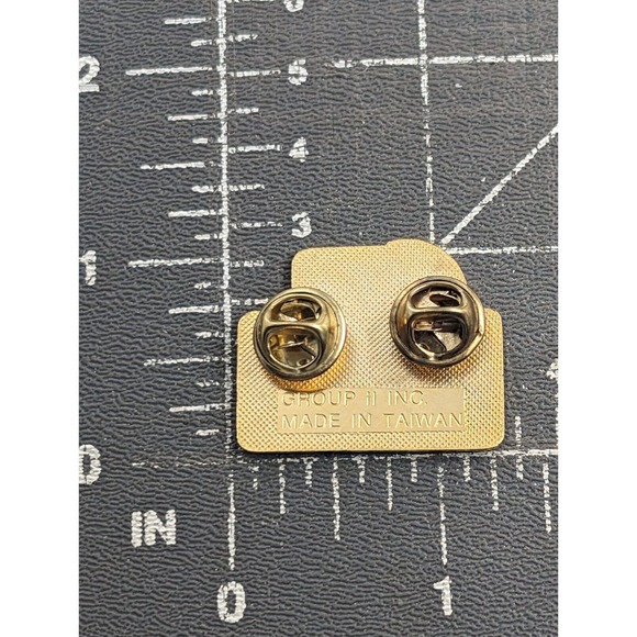 McDonald’s Make It Mac Tonight Moon Man Night City Skyline Crew Pin Advertise - Picture 3 of 5